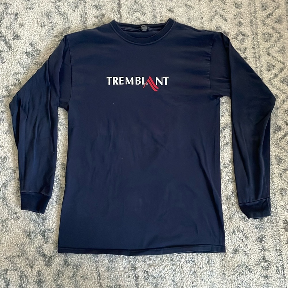Mont Tremblant long-sleeve tee